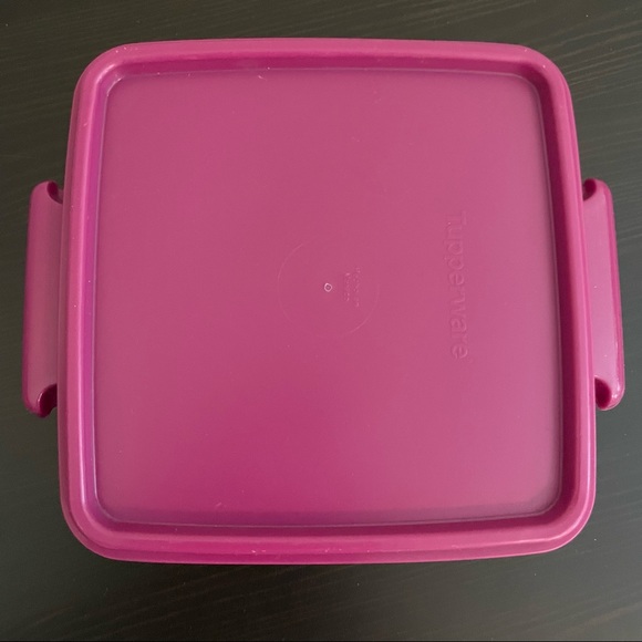 Tupperware Purple Square Container - Picture 2 of 4